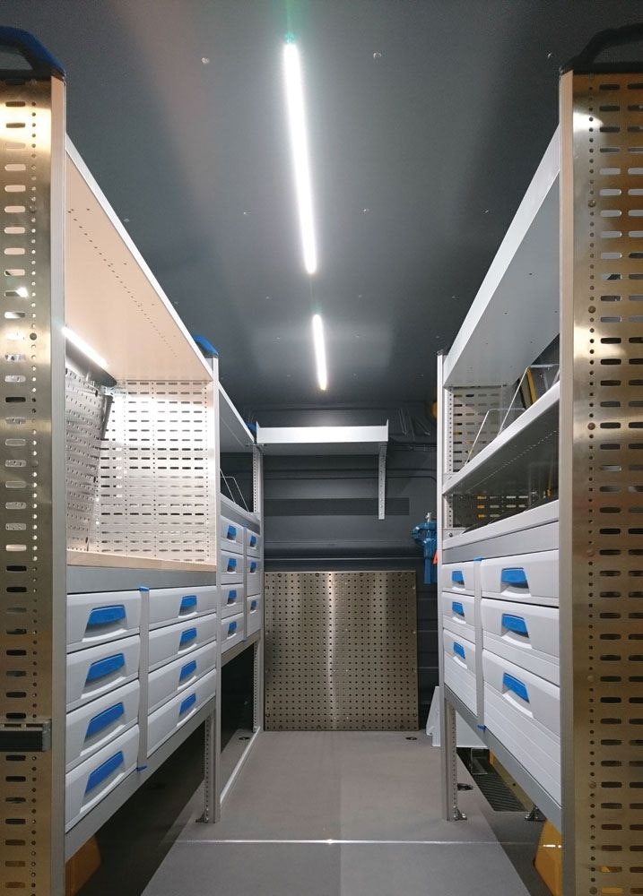 Skåpbelysningspaket mellanstor transportbil L2