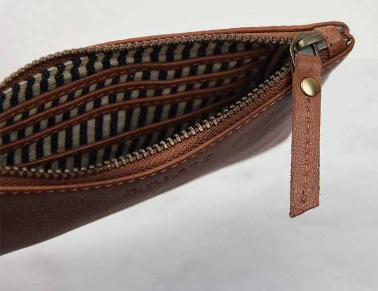 Liten plånbok naturgarvat läder. brun