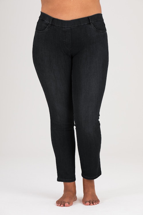 Pamela jeans 4945 svart