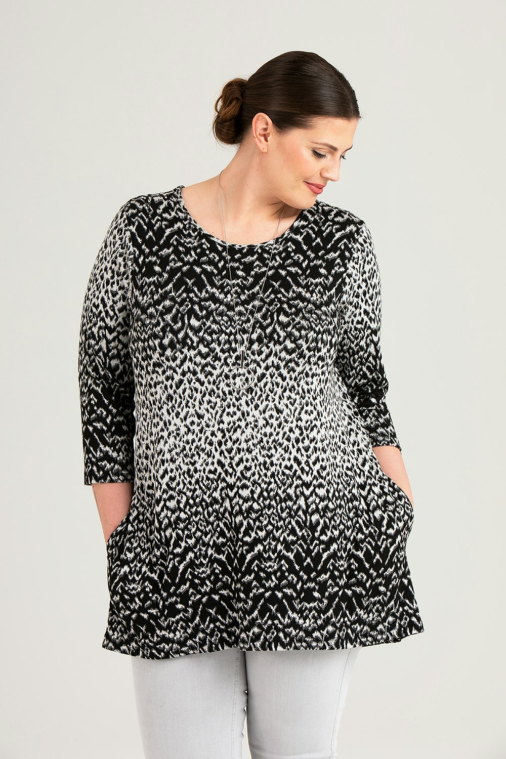 Arimi tunic Leo black/white