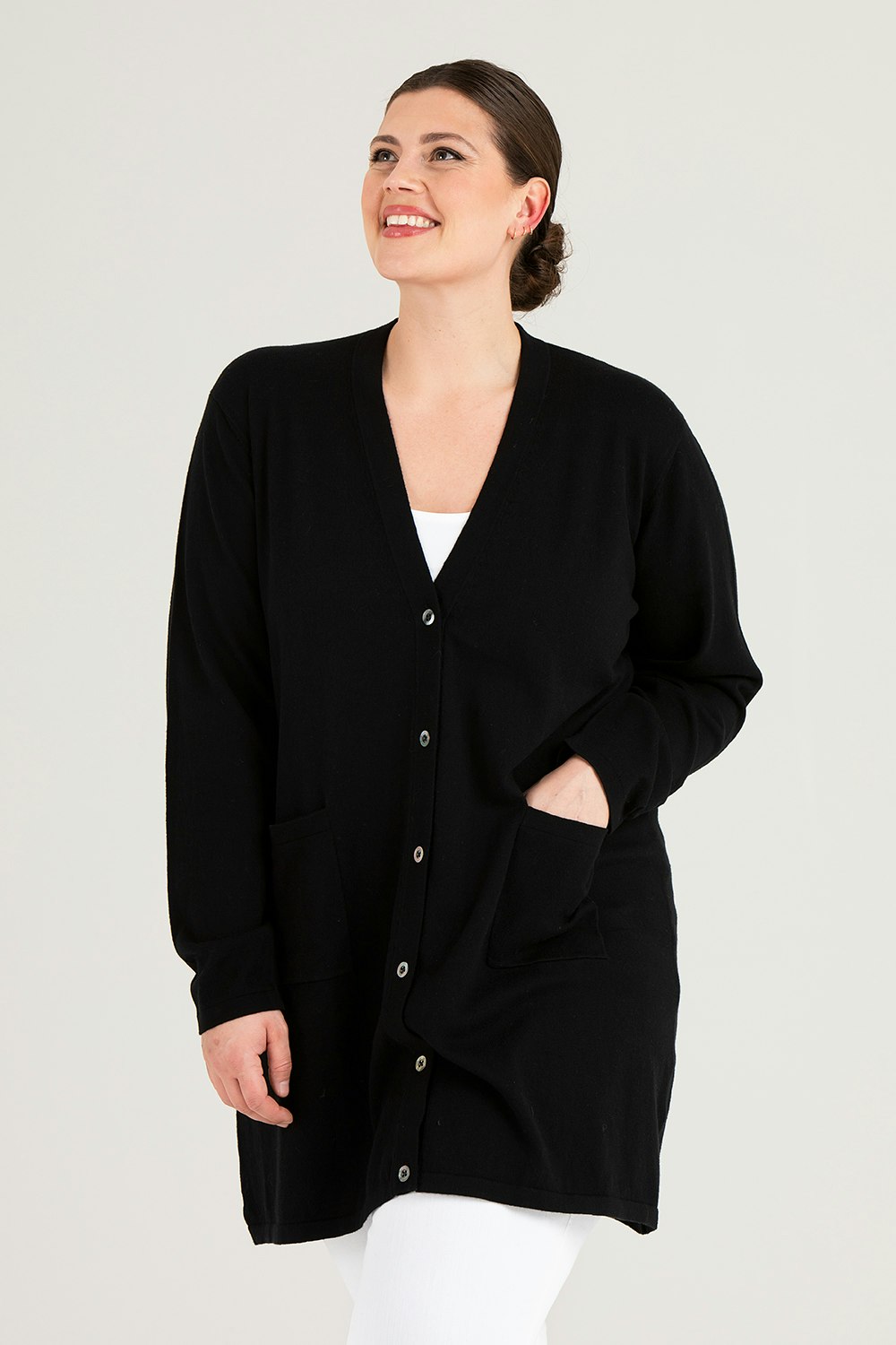 Vallmo cardigan black •Plus sizes • AliceDot. - Damkläder Stora Storlekar •  AliceDot