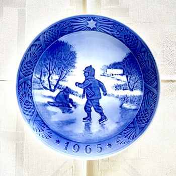 Jultallrik 1965 Royal Copenhagen ”Små skøjteløpere”
