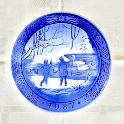 Jultallrik 1987 Royal Copenhagen ”Vinterfugle”