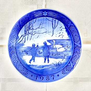 Jultallrik 1987 Royal Copenhagen ”Vinterfugle”