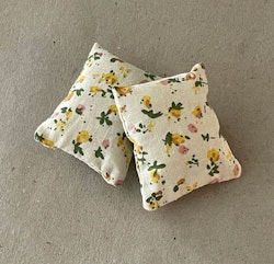 Kuddar beige med blommor, 2 st