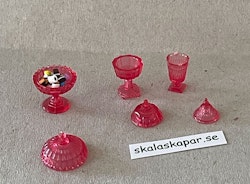 Karamellskålar, 3 st röda med godis