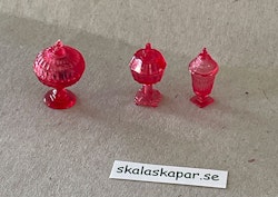 Karamellskålar, 3 st röda med godis