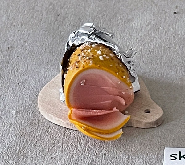 Julskinka på träbräda