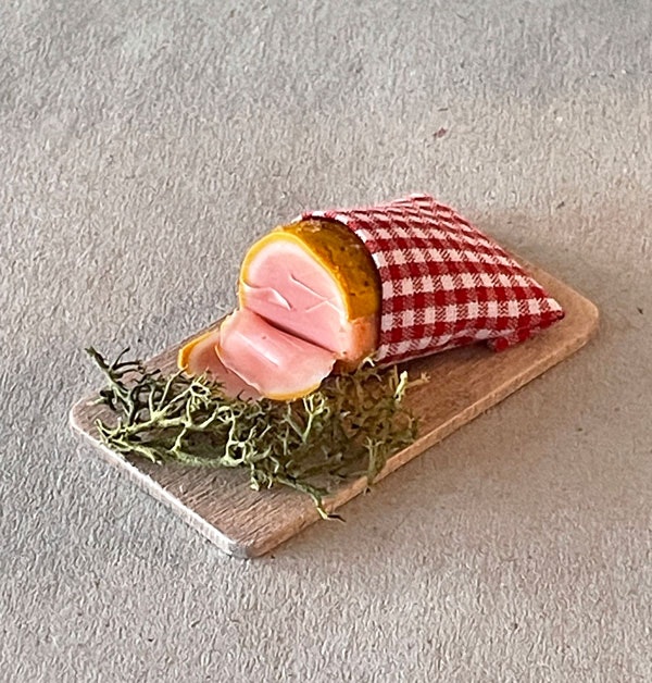 Julskinka på träbräda med grönt (nr5)