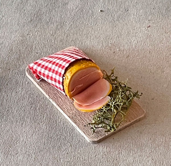 Julskinka på träbräda med grönt (nr5)