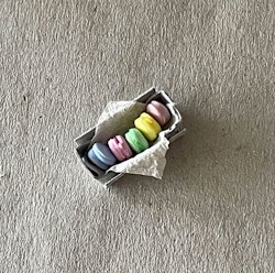 Macarons i låda