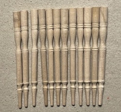 Svarvade pinnar, 12 st, ca 62 mm
