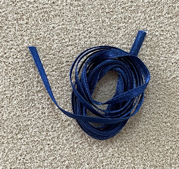 Satinband, mörkblå, 3 mm