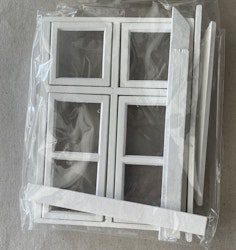 Vitt fönster, ca 125 x 84 mm