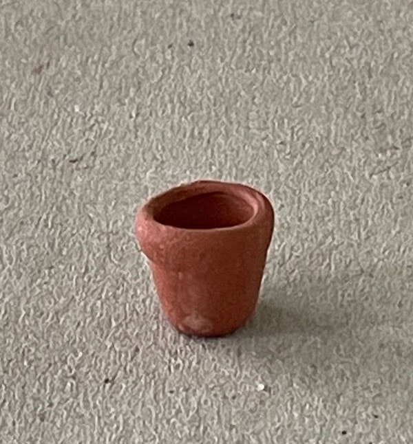 Blomkruka, höjd ca 9 mm
