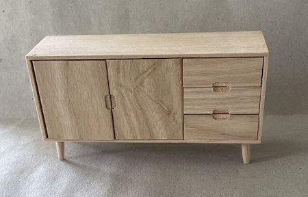 Skänk eller TV-bänk, omålad