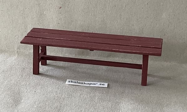 Brunröd bänk