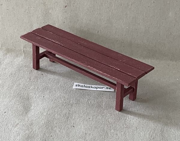 Brunröd bänk
