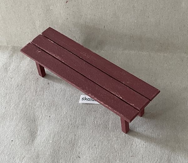 Brunröd bänk
