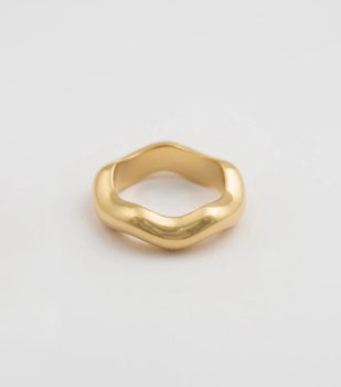 Bolded Wavy Ring Shiny Gold Syster P