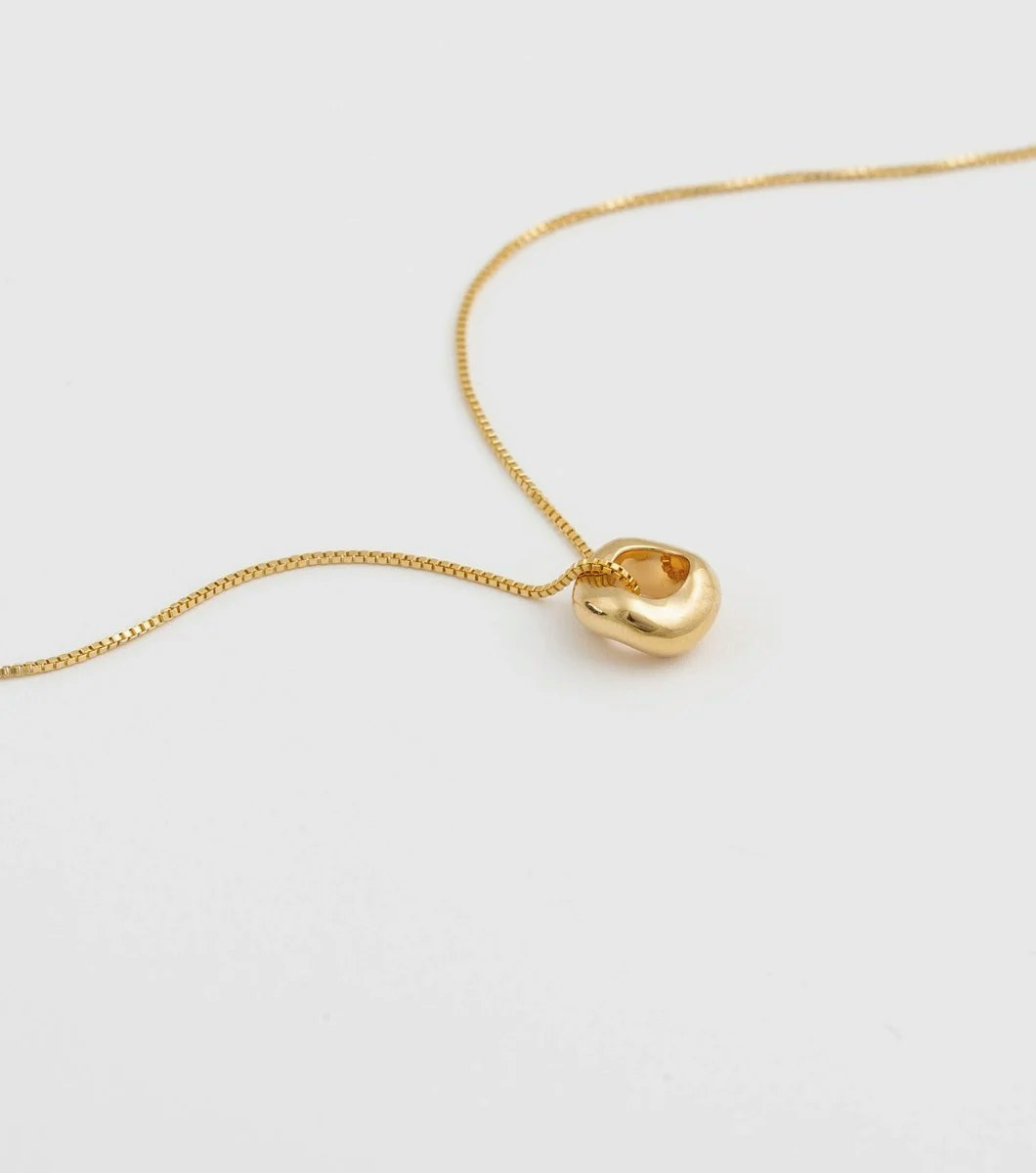 Bolded Wavy Necklace Shiny Gold Syster P