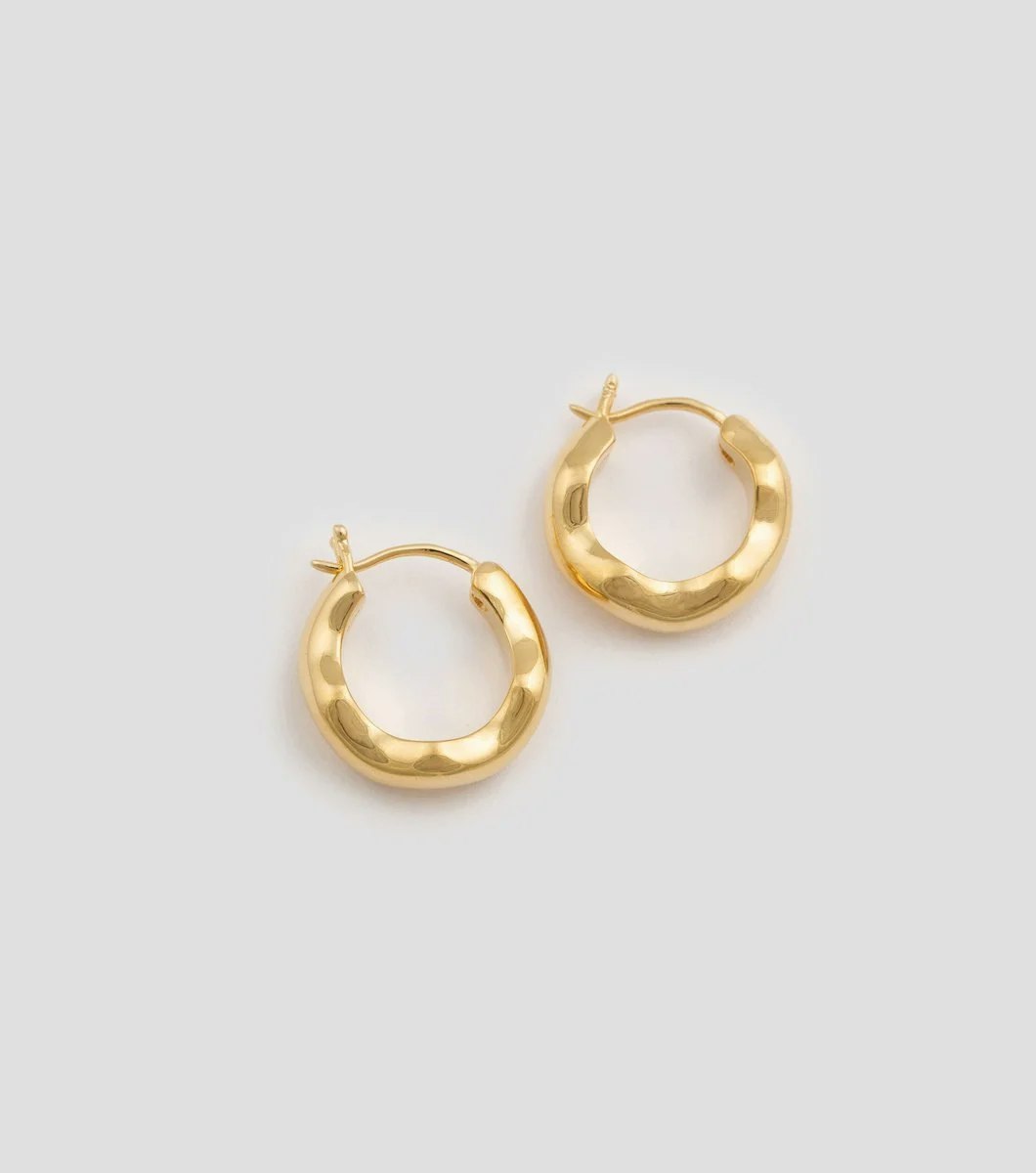 Bolded Wavy Earrings Shiny Gold Syster P