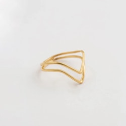 Tiny Arrow Ring Gold Syster P