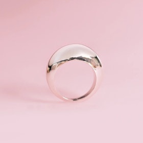 Bolded Big Ring Silver Syster P