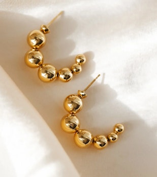 Universe Earrings Gold Syster P