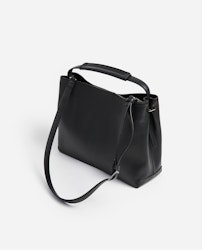 Harper Grande Handbag Leather Black Flattered