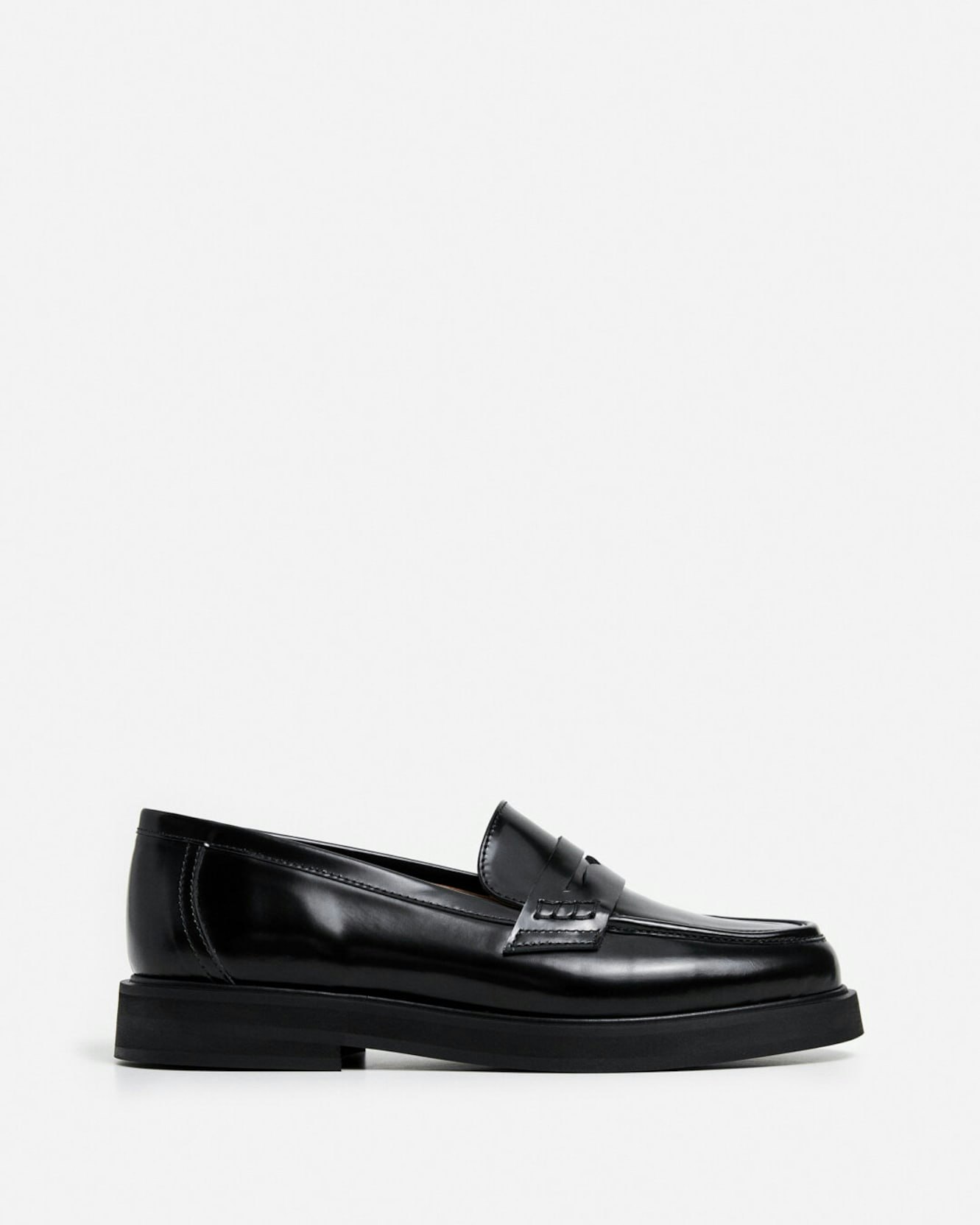 Sadie Leather Black Flattered