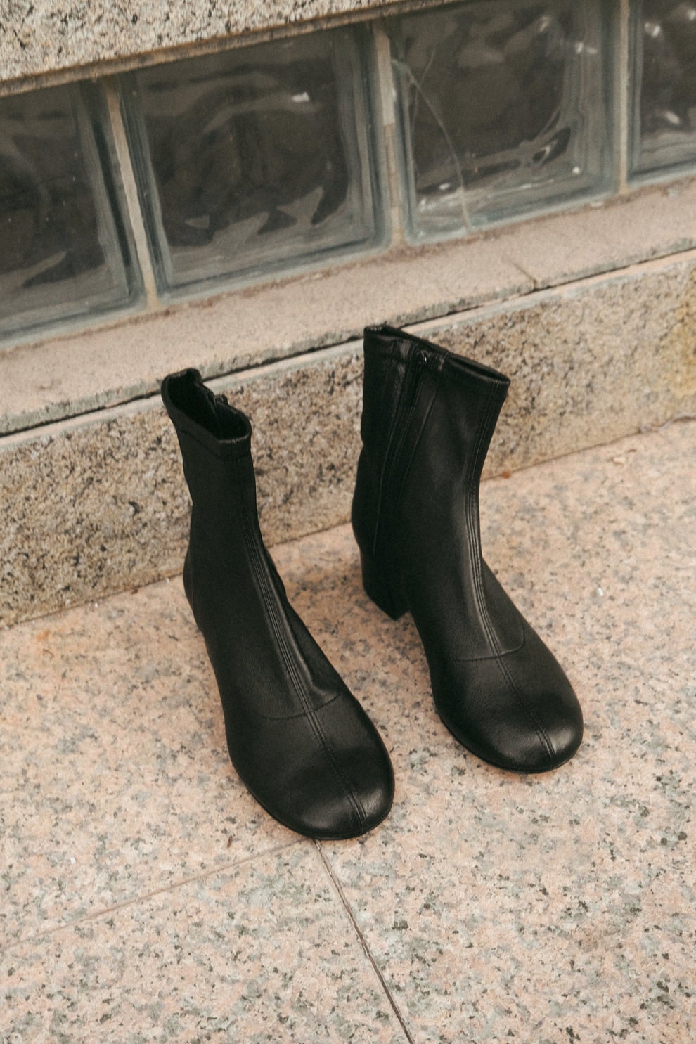 Ember Leather Black Flattered
