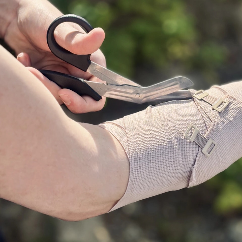 Kompressionsbinda 10x450 cm – elastiskt bandage