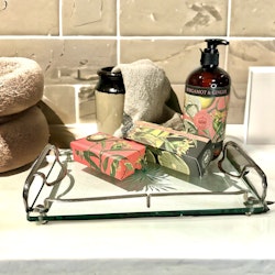 Bricka i glas med beslag i metall vintage