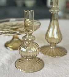 Ljusstake i tunt skimrande glas