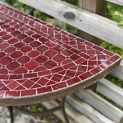 Mosaikbord i halvmåne form och metallunderrede