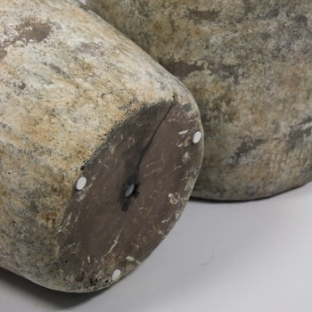 Kruka i gråbeige cement, två storlekar, Olsson Jensen