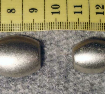 Knapp-Silverfärgad ovalform