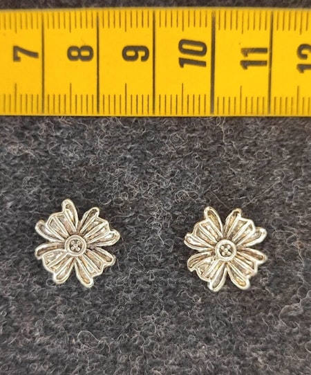 Metallknapp 15mm-AntikSilver-4blads blomma