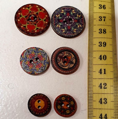 Blommig träknapp 15mm,19mm, 20mm, 25mm