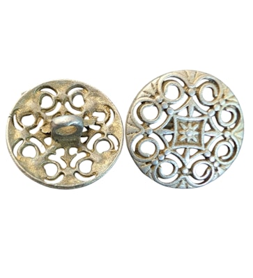 Metallknapp 18mm-AntikSilver-ljus, matt hålmönster