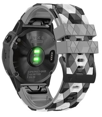 TILBUD! Silikonreim i fotballmønster til Garmin Fenix, Forerunner m.fl.