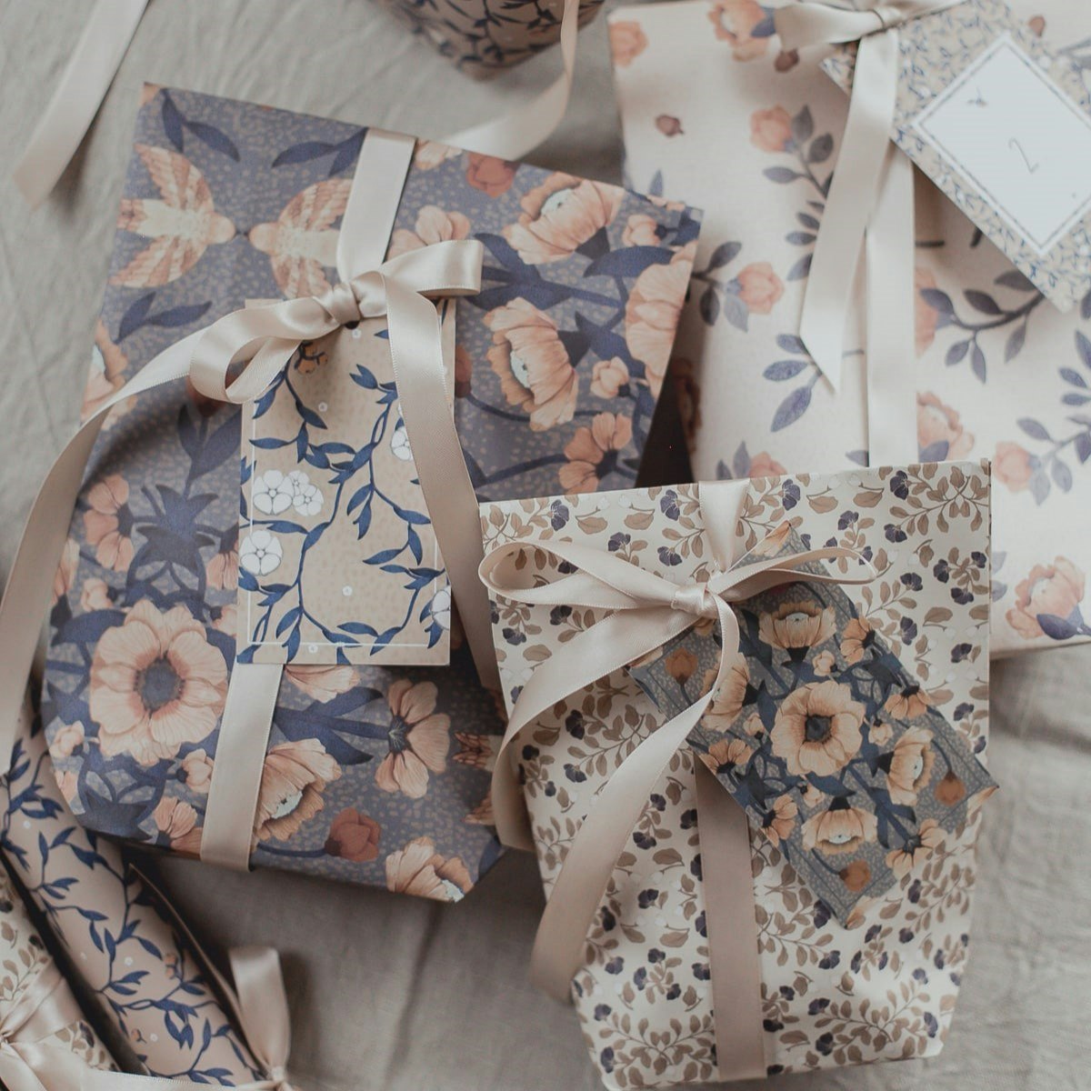 Presentpapper 4 pack - Mrs Mighetto - Blue Floral