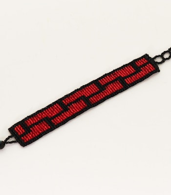 Armband av glaspärlor, rött/svart