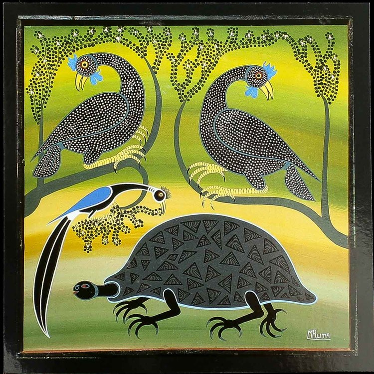 Tingatinga vykort från Tanzania. Motiv pärlhöns skyddar sitt bo, naivistiska målningar, Tinga Tinga Arts Cooperative Society, Dar es Salaam