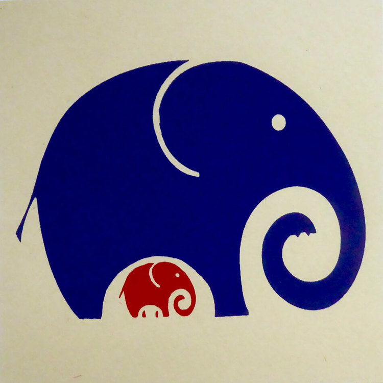 Vikt brevkort i kraftigt hampapapper, handgjort. Motiv stor och liten elefant. Kuvert medföljer.