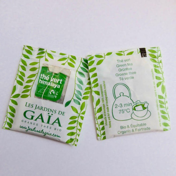Påste, grönt te 'Himalaya', rent grönt Darjeelingte. Exempel på påse & kuvert. Fairtrade & ekologiskt.