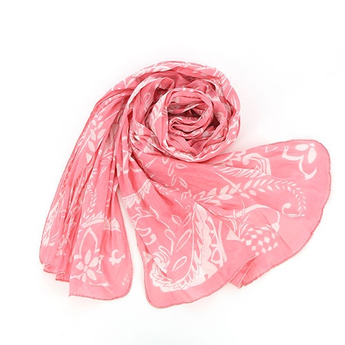 Tunn & mjuk sjal i bomull, pink med vitt slingrande blomstermönster. 180 x 50 cm. Underbart accessoar på våren och sommaren. Fair Trade från Indien.