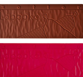 Zotter Labooko två exklusiva chokladkakor, en mörk choklad 60%, och en med hallonsmak (nedan i bilden).