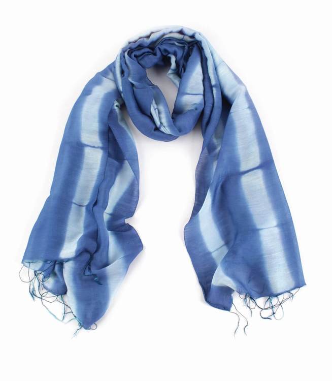 Sjal, scarf, viskos/siden, batik blå-vit